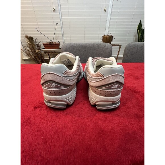 New Balance 2002R Pink Sand White ML2002R4 Youth Size 4 - Picture 2 of 13